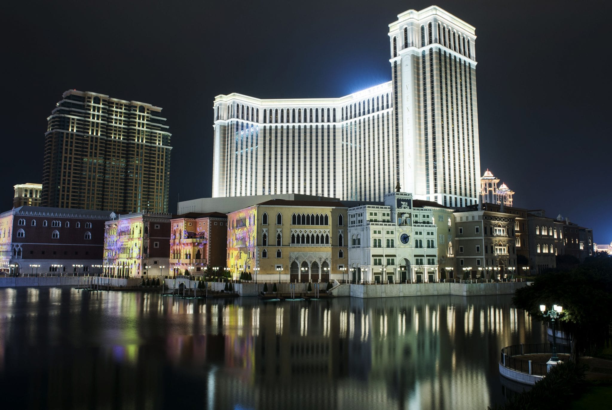 vegas casino hotels on the strip